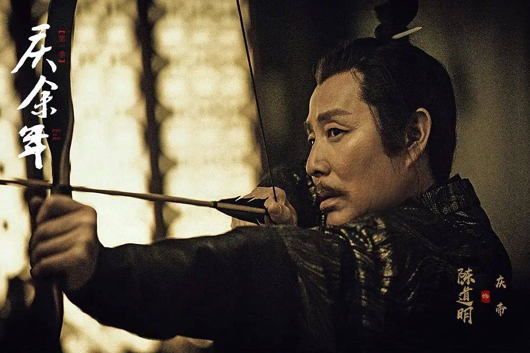 白玉兰颁奖礼现“老戏骨之争”,视后竞争硝烟弥漫,陈宝国封帝
