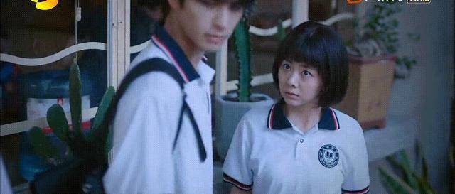 30岁谭松韵撑不起少女角色?演16岁高中生显老相,与卜冠今有一拼