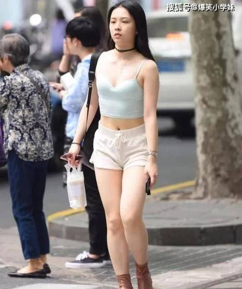 爆笑gif:妹子别再卖萌了