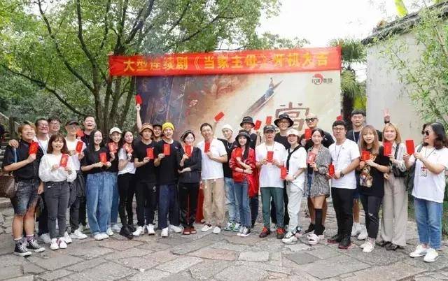 于正《当家主母》剧照曝光!蒋勤勤搭档小12岁茅子俊上演姐弟恋