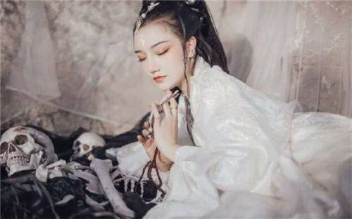 白骨精自称夫人,那她是谁的夫人?一来头不小的神仙,名字很熟悉