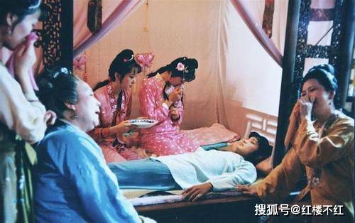 赵姨娘愚蠢无能,贾政却对她情有独钟,是贪恋赵姨娘的美貌吗?