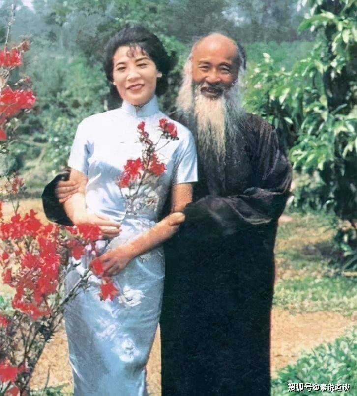 张大千的这张仕女图,专家估价超过3个亿,重现敦煌女神形象