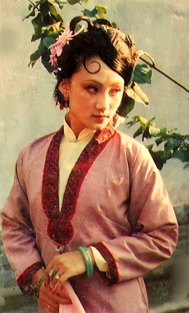 王熙凤的挫败:秋桐来了