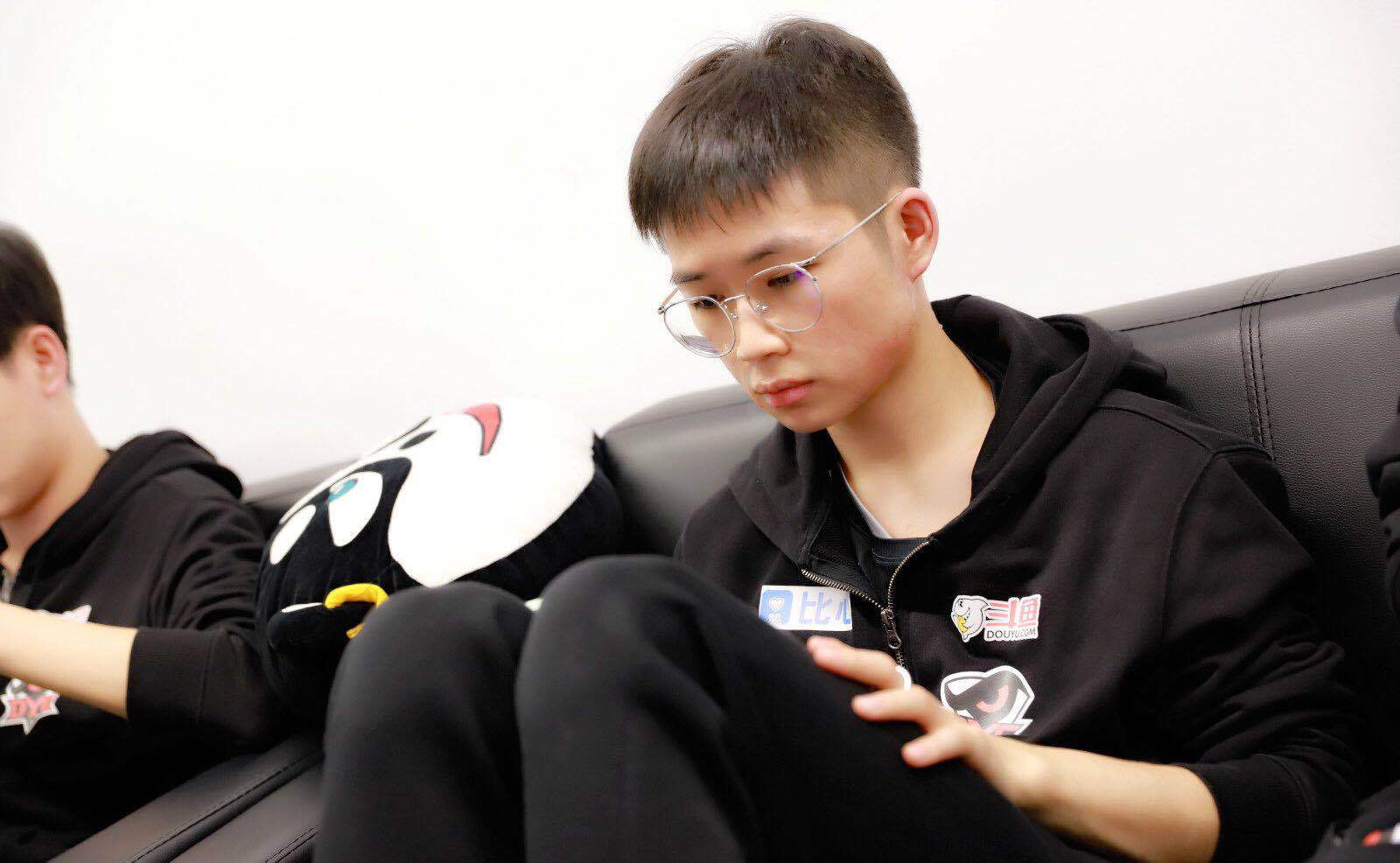 KPL:久诚人缘太差?比赛搞队友心态,网友:难怪没人和他玩