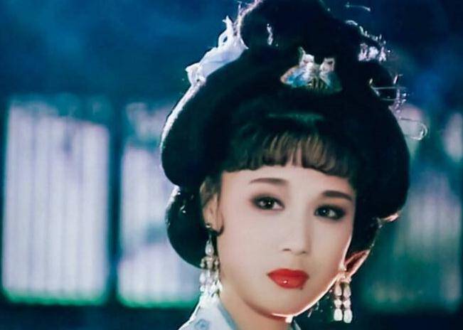 她是最美容妃,与导演同居27年不领证,今63岁因病去世膝下无子女