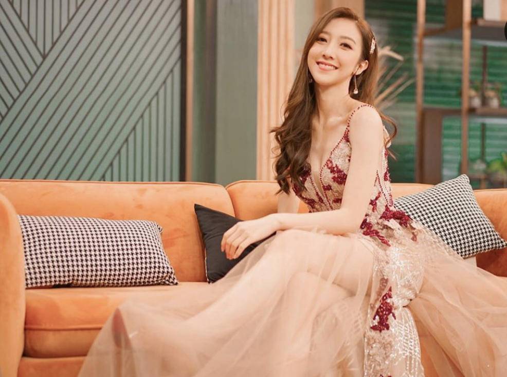 网友评选当下TVB九零后新生代最美女艺人,何依婷最受欢迎