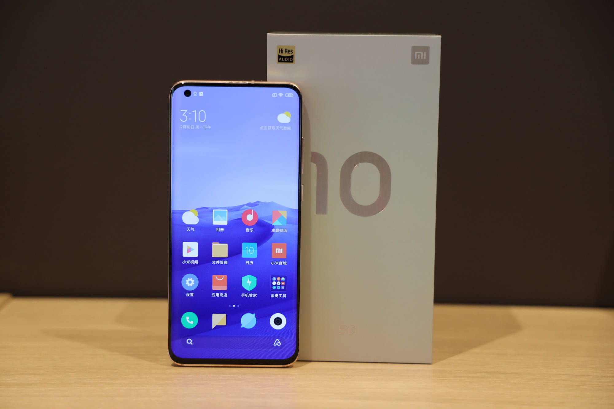 价格相差100元,为什么很多人宁愿选小米10,也不选一加8呢?