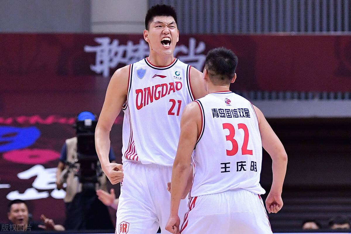 2米22+2米25!辽篮名宿囤积两大高塔,助黑马球队蜕变为联盟豪强
