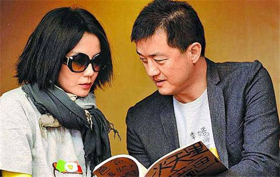 李亚鹏表白新女友,王菲的歌嗨翻全场,难忘前妻还是在蹭热度?