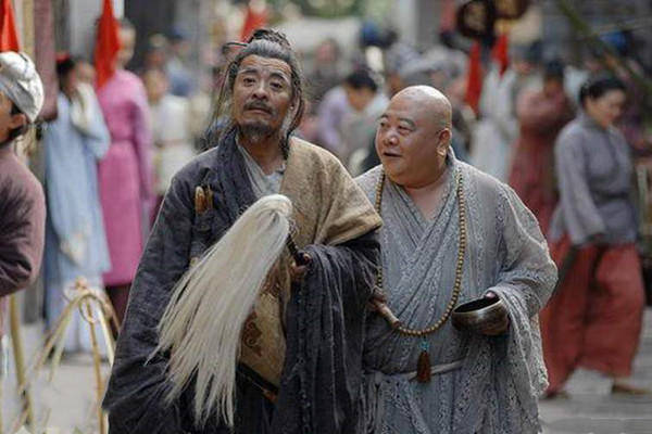 贾母鼓励黛玉识文断字,薛宝钗却偷偷让她守拙,惜春:可怕的祖母