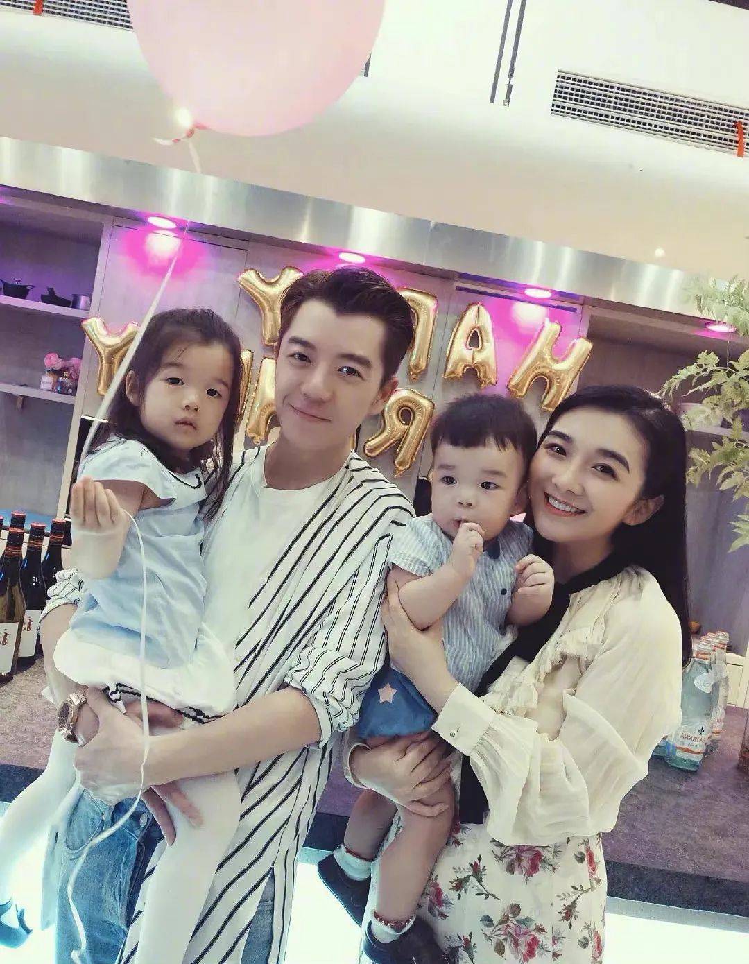 王栎鑫离婚!前妻粉丝上位夫妻靠秀恩爱圈粉,今官宣文案被骂虚伪