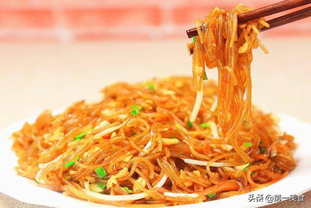 现在才知道,粉条不能泡软就炒,饭店常用这1招,粉条弹牙又入味