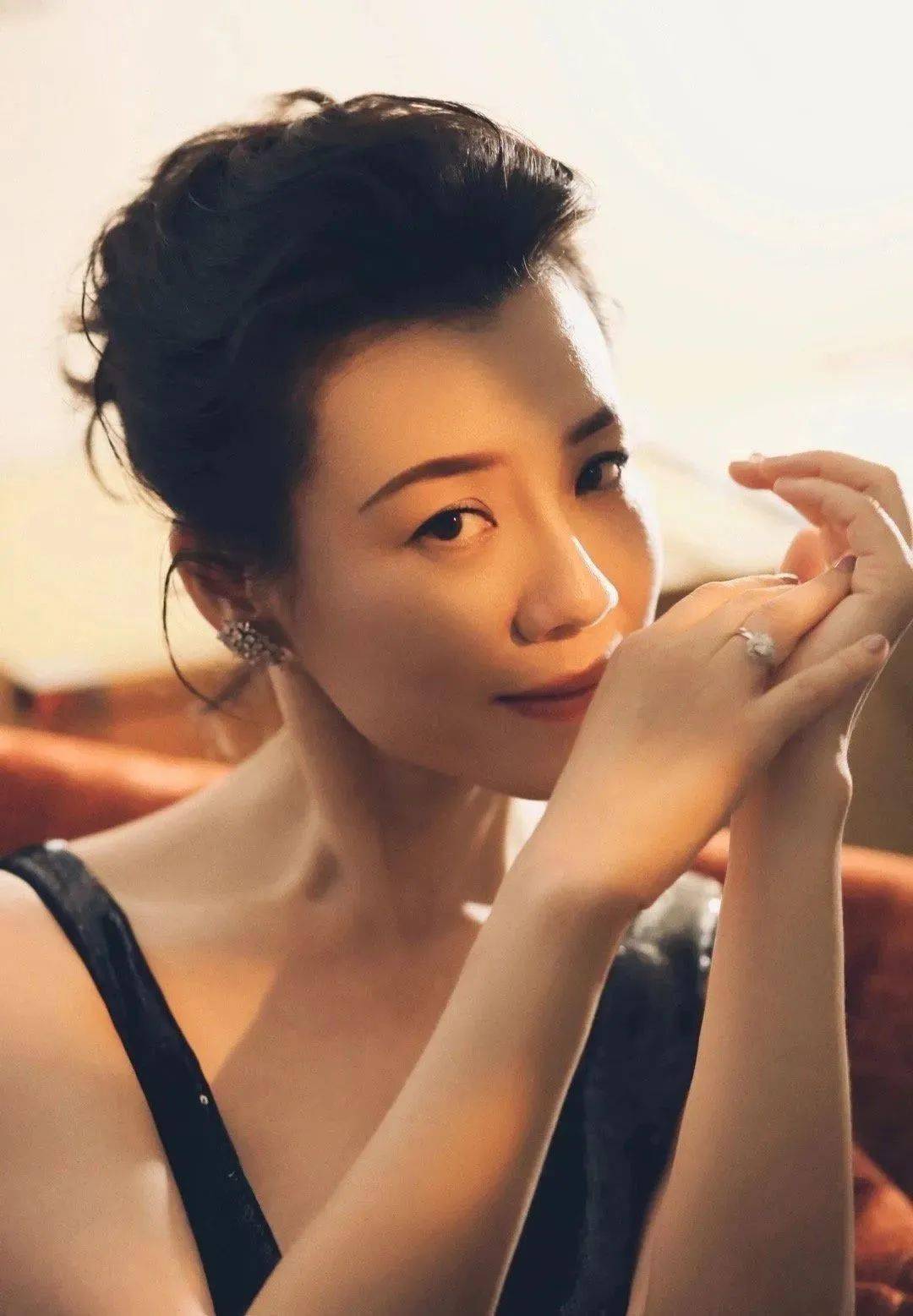 甘当绿叶,也能爆红!宝藏姐姐刘琳这下藏不住了