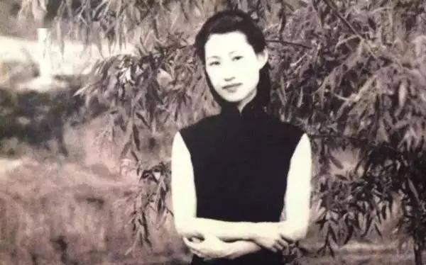 乱世有佳人,绝世而独立