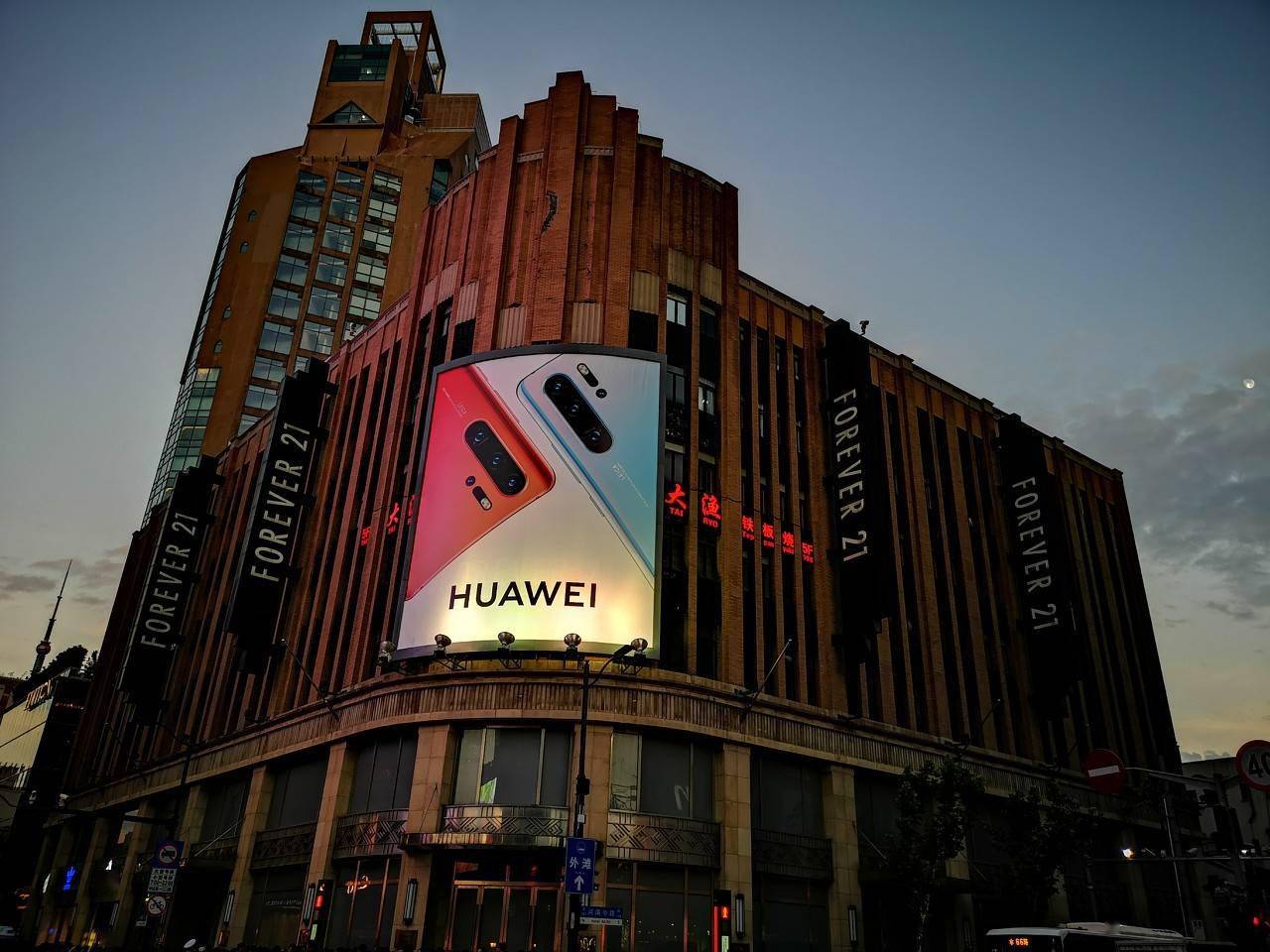 华为退出手机市场是某些人的幻想,国产手机暂时无人能替代华为
