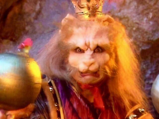 孙悟空的金箍棒重量掺了水分?这几个人都能拿起,其中一个是凡人