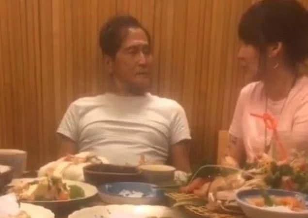 60岁齐秦近照曝光,前段时间还精神抖擞,如今却脸色灰暗,头发谢顶
