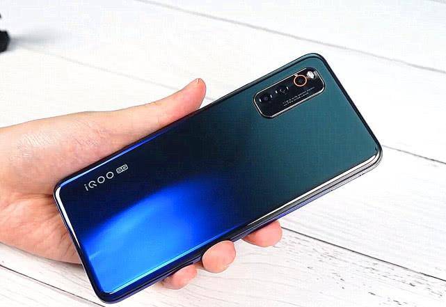 干翻友商?iQOO Neo3很豪横,iQOO3用户:非常后悔