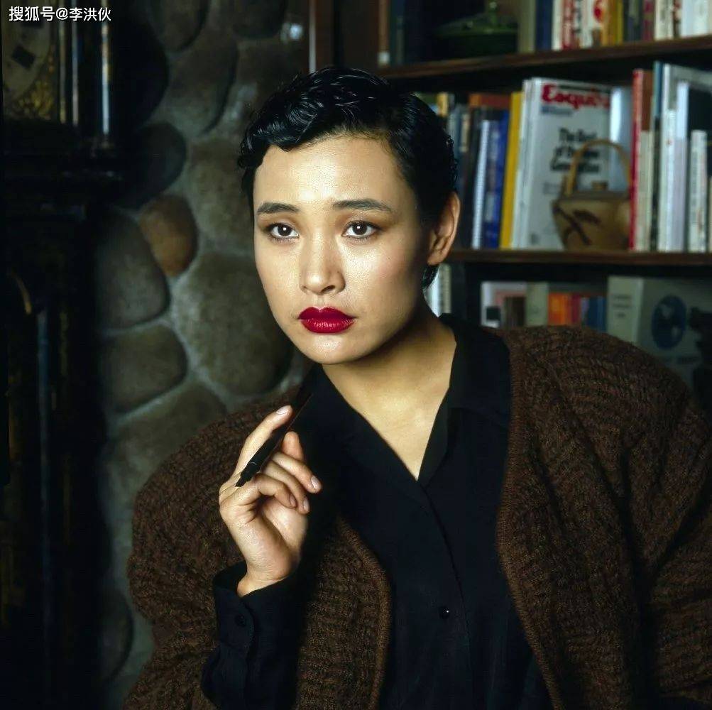 事业成功婚姻幸福,男神尊龙爱而不得的陈冲,有一事始终不被原谅