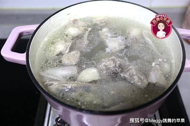 夏天我家常喝这汤,肉烂汤鲜,不油腻不上火,饭前2碗还控制食量