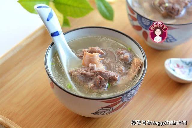 夏天我家常喝这汤,肉烂汤鲜,不油腻不上火,饭前2碗还控制食量
