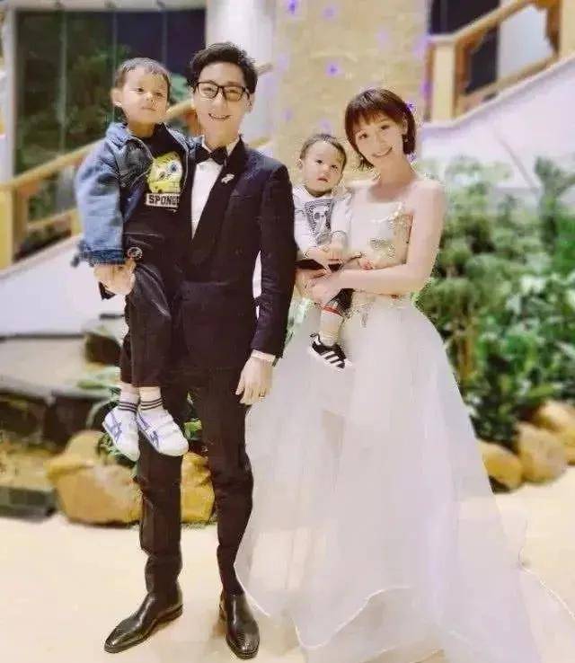 出走湖南台,主持《一站到底》的李好,连个包都不舍得给老婆买?