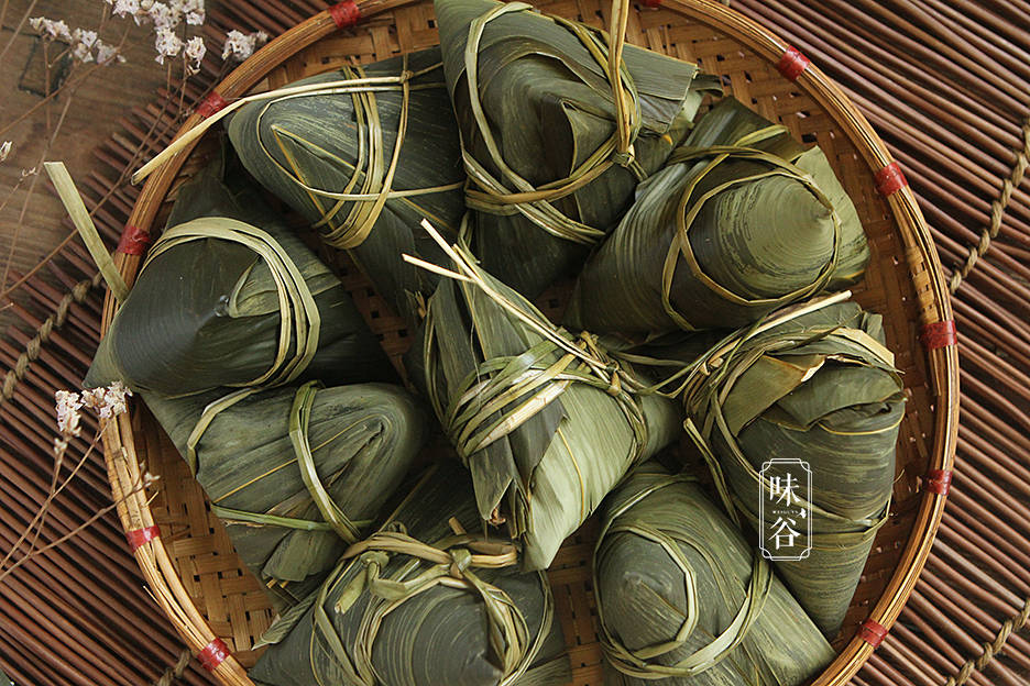 煮粽子时,别只会加清水,多加2样东西,粽子香甜软糯,更好吃