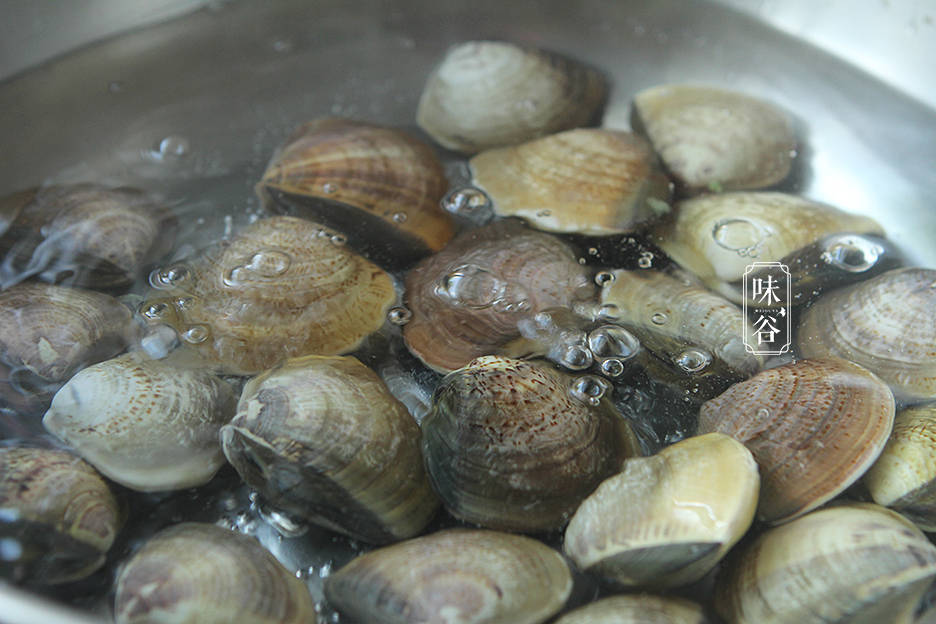 丝瓜和这海鲜是绝配,汤鲜味美不油腻,解渴又解暑,全家都适合