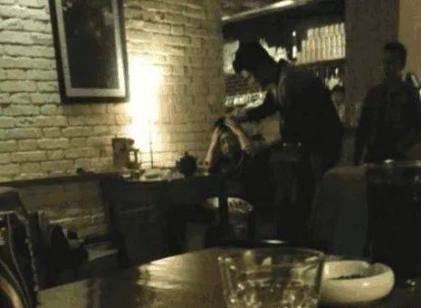 夸baby拉踩陈妍希,于正真的“行得正坐得直”吗?