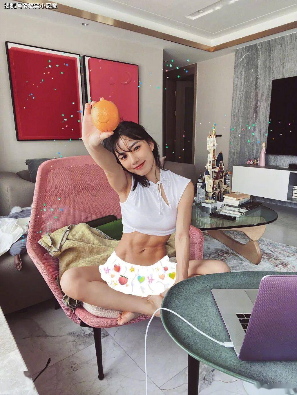 搞笑GIF趣图:得罪老婆的下场就是这么惨,大哥,长点记性吧!