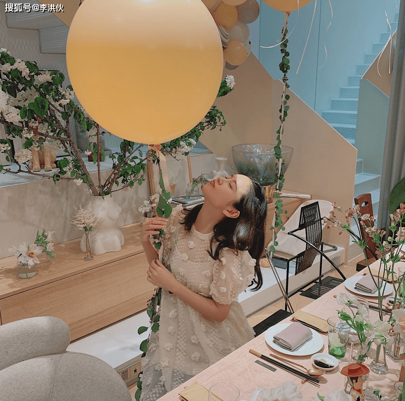 公开在一起5年终同框,陈赫与妻子蜜互怼,二胎后张子萱走向巅峰