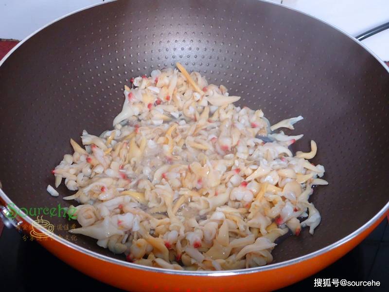 这菜上过舌尖上的中国,南方常有北方很少见,加贝壳肉炒太香了!