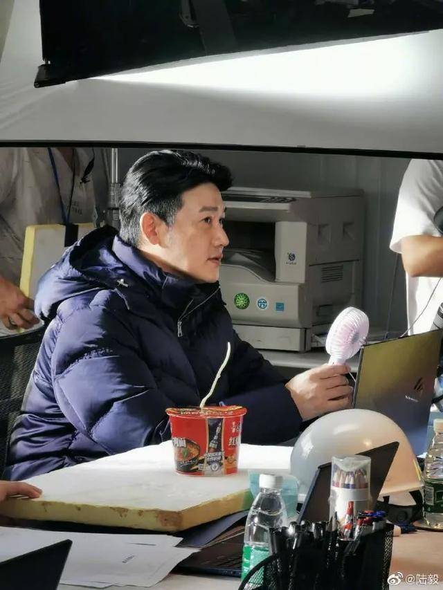 冯绍峰晒健身照回应长胖,调侃瘦了没人拍,被赞情商高