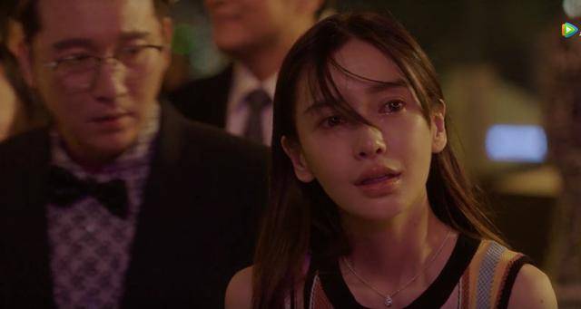 《摩天大楼》baby从头哭到尾,但这些细节说明她演技还不及格
