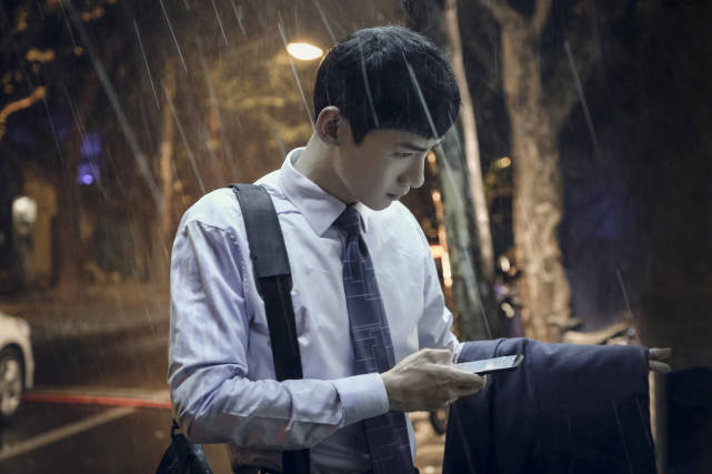 《平凡的荣耀》开播,白敬亭演技登上热搜,以前怎么没发现?