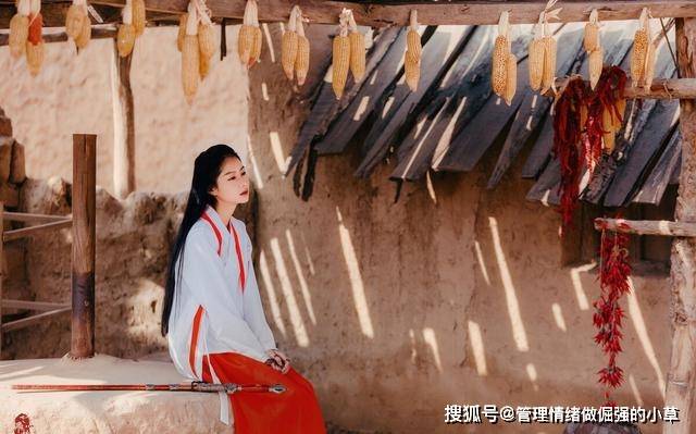 “青青子衿,悠悠我心”,爱情不是只有柔情,还有期待和痛苦