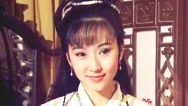 她因《红楼梦》出名,被称为是苦情女主第一人,今50岁依然单身