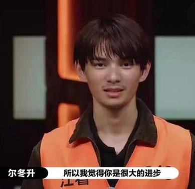 两版甄嬛传,郑晓龙的男3可以编惊鸿舞,陈凯歌的男2成了笑话