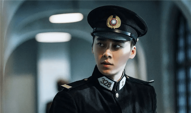 《隐秘而伟大》认出“许三多”老爹不算啥,里面还有4位一级演员
