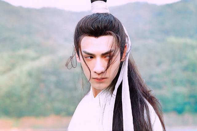 《驭鲛记》海报出炉,网友为主演吵不停,两个人选大家却都满意