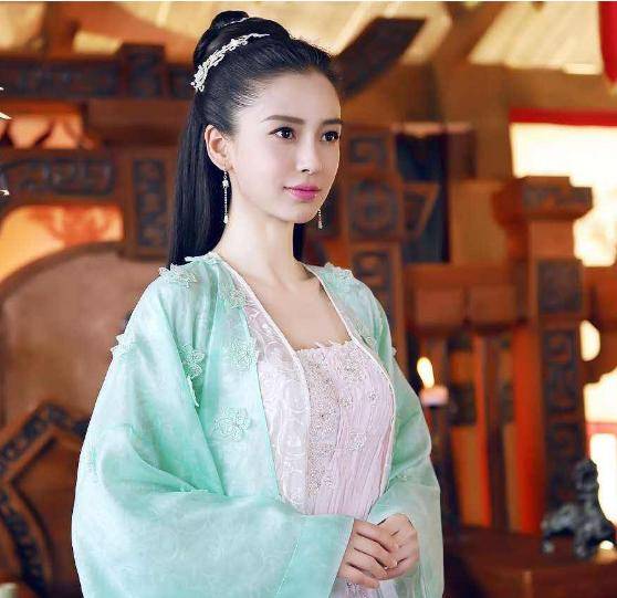 杨颖又要演古装剧了,经过哭戏洗礼后,章子怡还会称赞她吗
