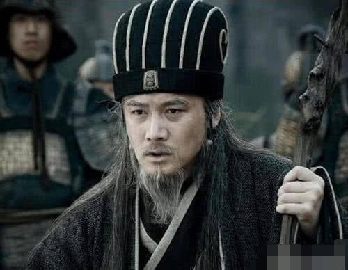 诸葛亮死后刘禅下令彻查他家产,为啥气得拍案而起?换谁也难接受