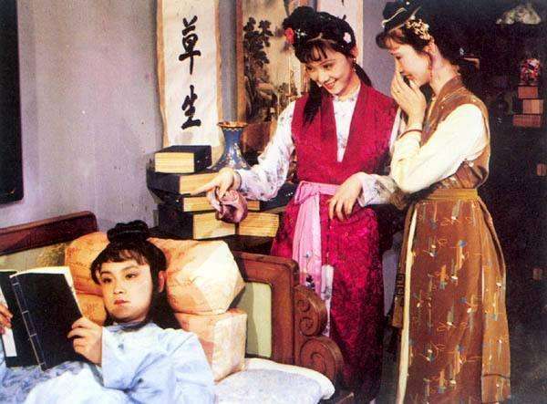 那个毫不起眼的丫头,才是红楼梦中陪伴宝玉到最后的姨娘