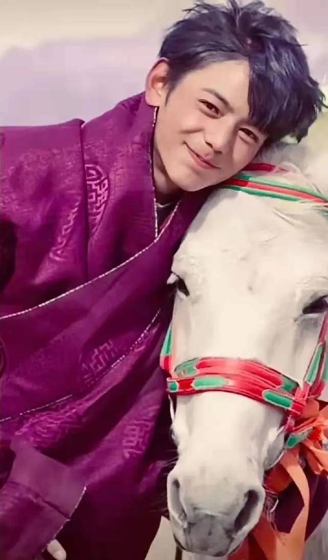 丁真话题:一种大众凝视下的忧郁与亢奋