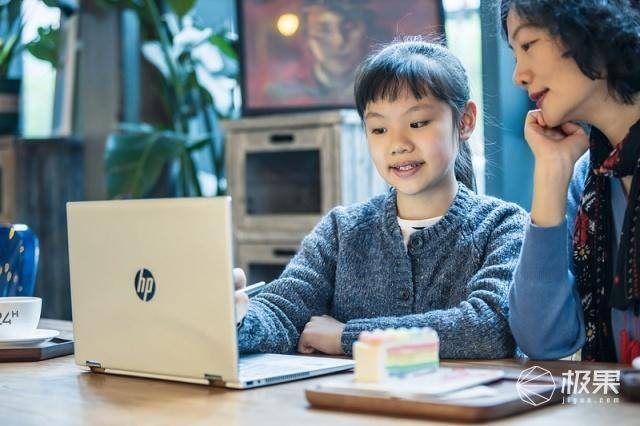 有颜有实力的智能教育本:打破墨守成规,让孩子轻松走上学霸之路
