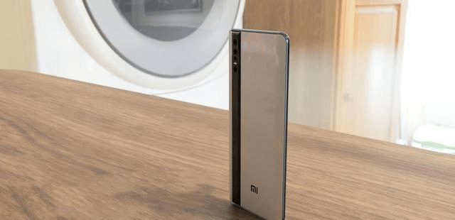 小米亮5G王牌:屏下镜头+骁龙888+陶瓷机身 手里的iPhone12不香了