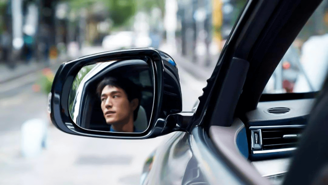 人到中年,为什么都不想回家?