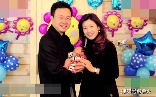 北京台一姐春妮近照显憔悴,头婚没要孩子,二婚1年内高龄生娃