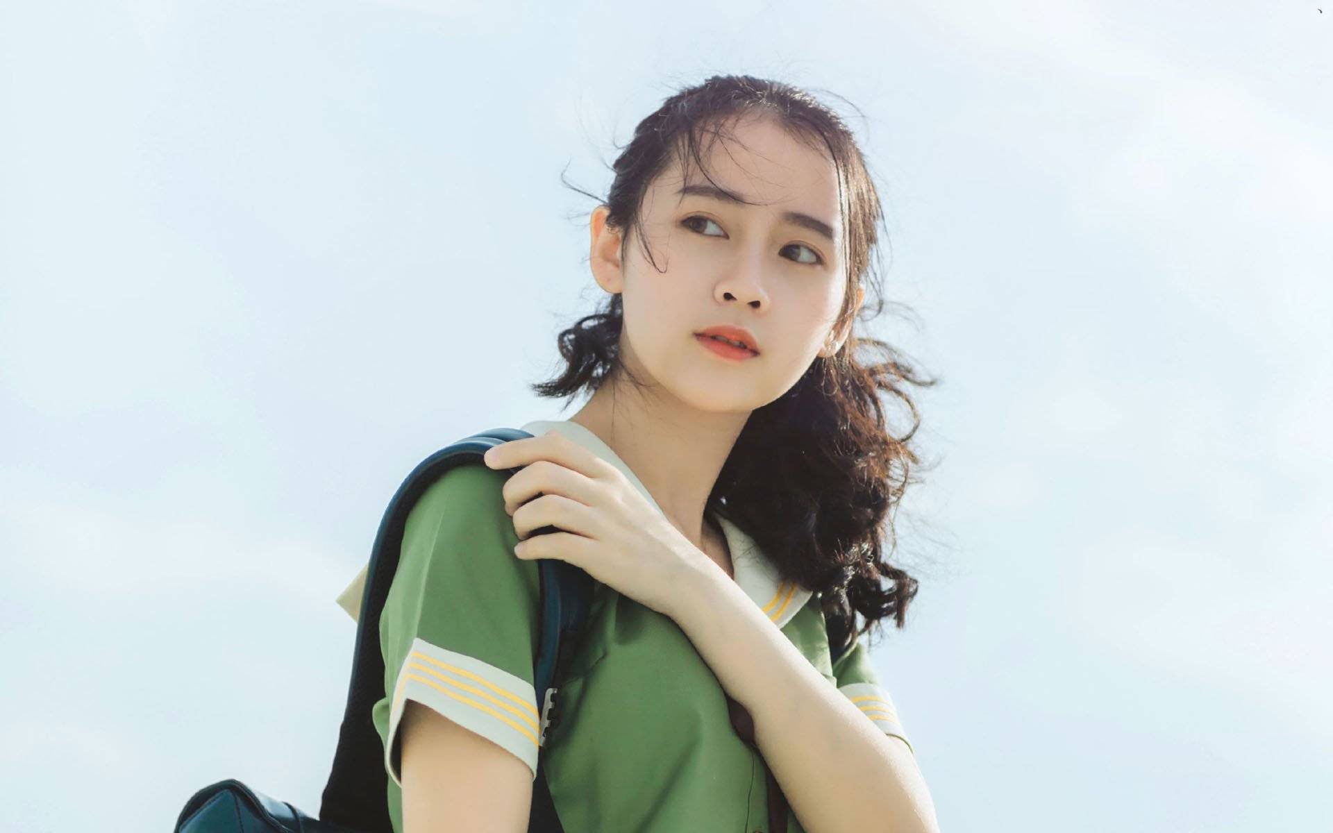 搞笑GIF段子:先动手的那位,你还是省省吧,不是人家的对手
